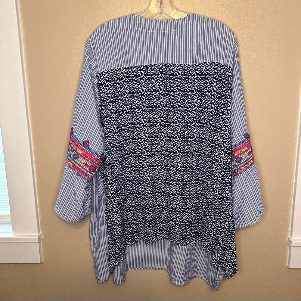 Calessa Embroidered Blue Striped Tunic Size 3X - Picture 5 of 5